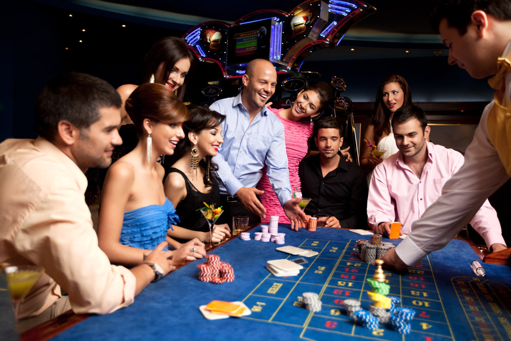Smiling friends playing roulette.
